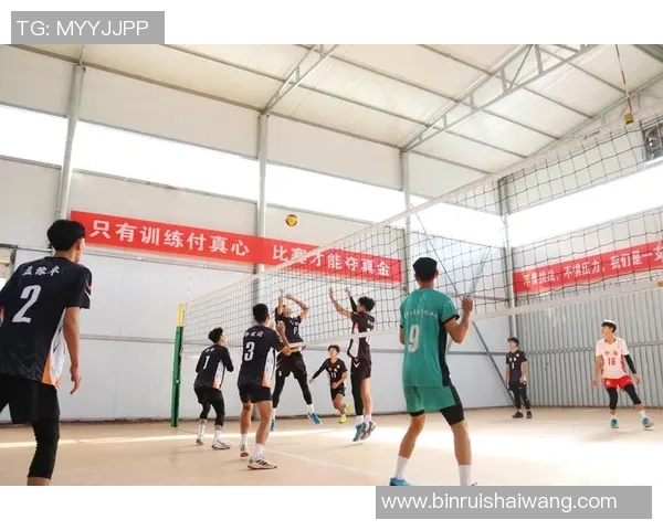 上海排球队状态分析与未来展望:挑战与机遇并存的排球之路 上海排球队状态分析与未来展望:挑战与机遇并存的排球之路