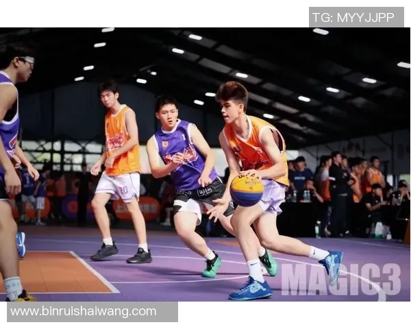 上海篮球队逆袭之路:挑战赛中的拼搏与荣耀全景回顾 上海篮球队逆袭之路:挑战赛中的拼搏与荣耀全景回顾